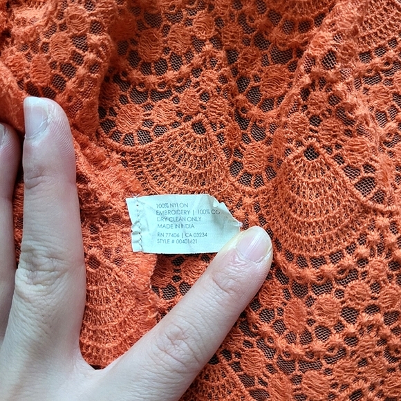Club Monaco Short Sleeve Lace Pattern Zipper Top - Picture 11 of 11